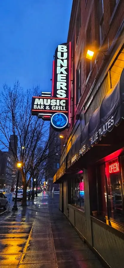 Bunker's Music Bar & Grill