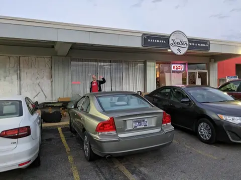 Joelton Hardware, Feed & Farmacy