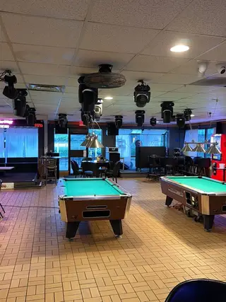MoMo Bar N Grill