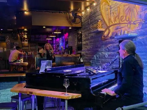 Shirley's Piano Bar