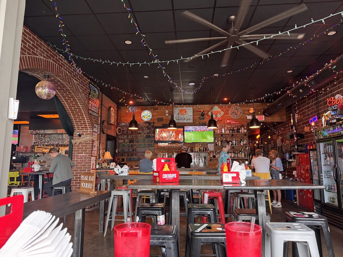 Sneaky's Bar & Burger Joint